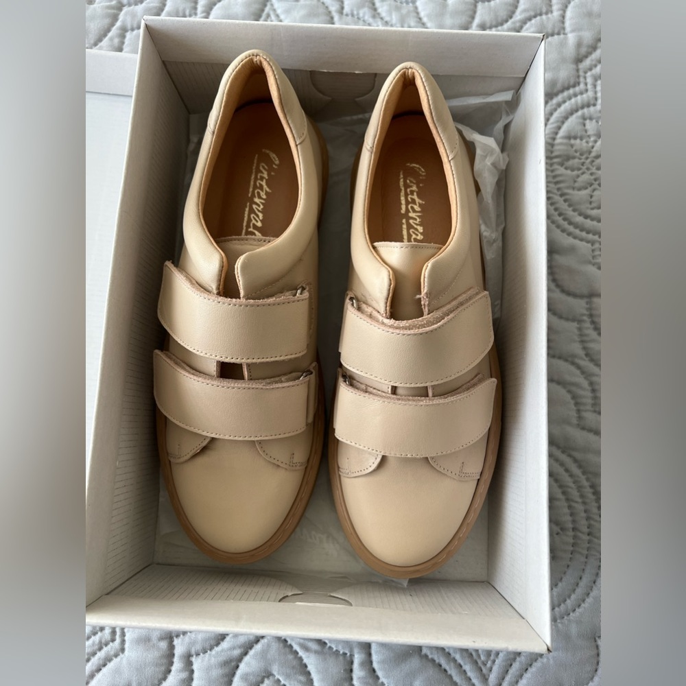 Intervalle tan leather sneakers size 40